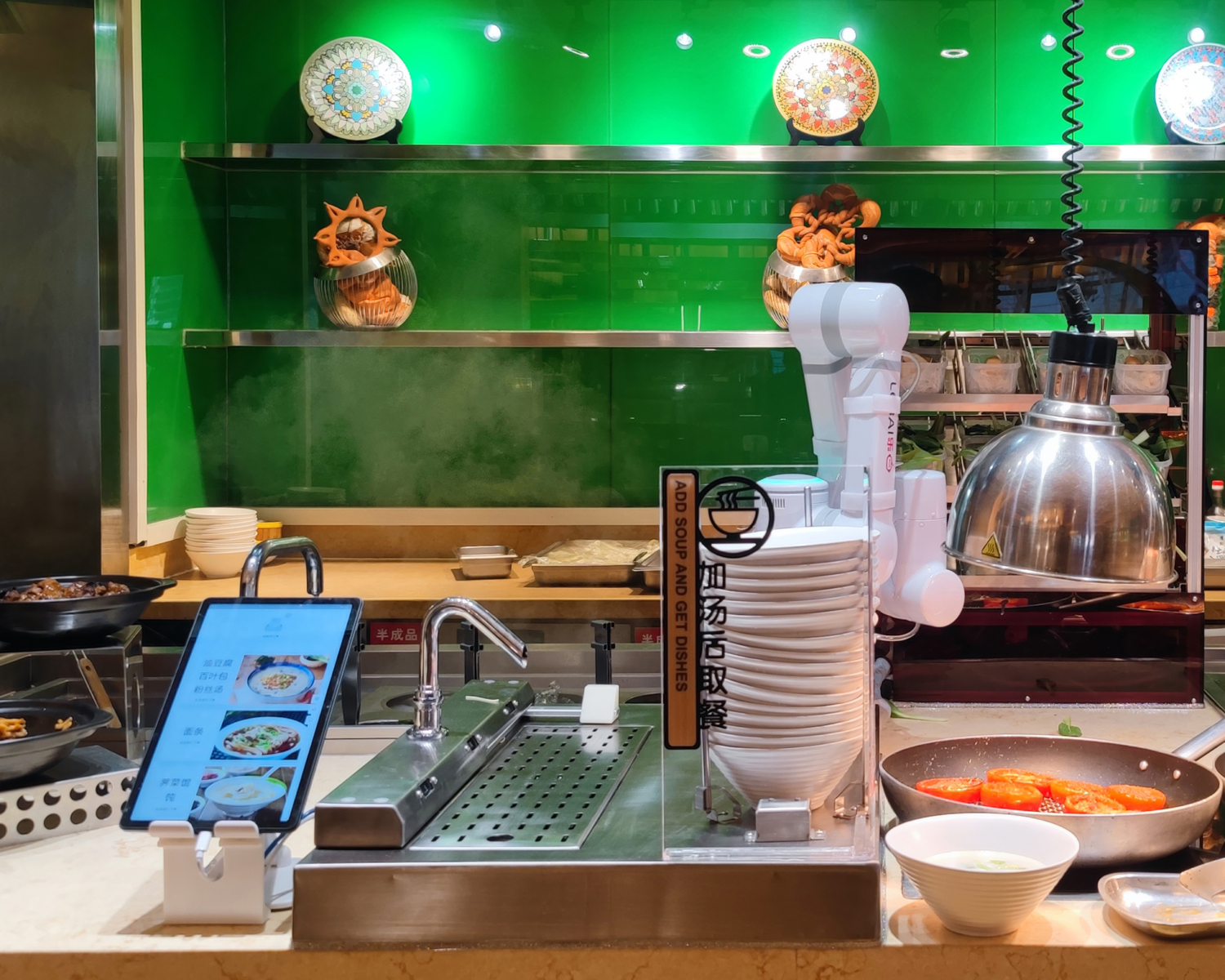 人工智能赋能“早餐工程”：社区AI食堂首个创新案例在虹桥社区落地运营